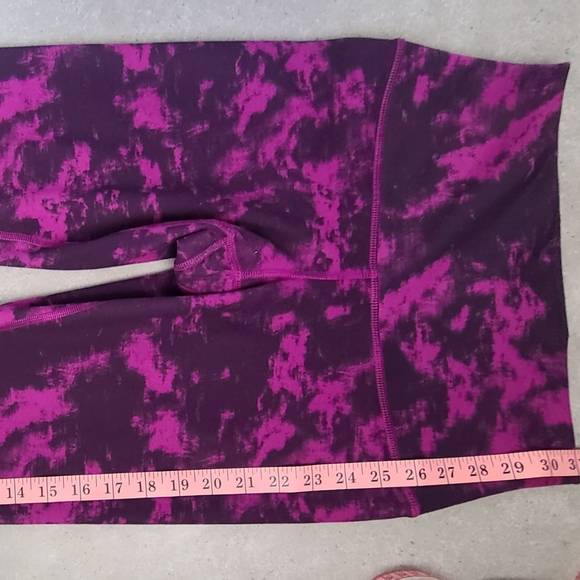 Lululemon magenta & black crop wunder under sz 6 - Picture 12 of 16